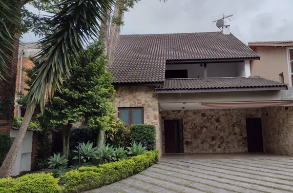Casa para Locação em Santana de Parnaíba / SP no bairro Alphaville