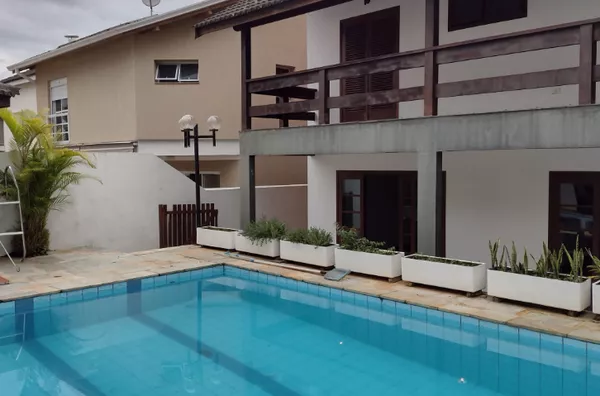 Casa para Locação em Santana de Parnaíba / SP no bairro Alphaville