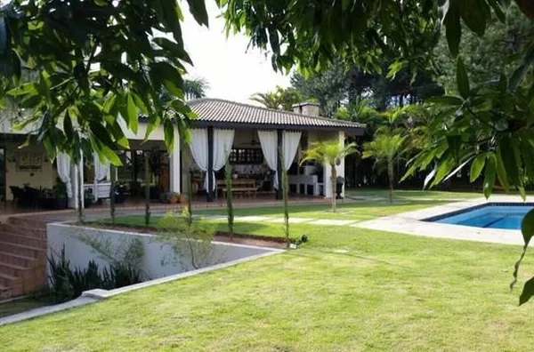 Casa para Venda em Santana de Parnaíba / SP no bairro Alphaville