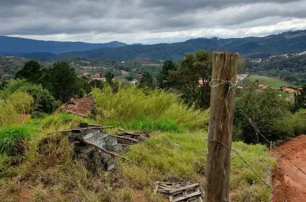 Terreno para Venda em Santana de Parnaíba / SP no bairro Recanto Maravilha III
