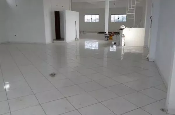 Comercial para Locação em Carapicuíba / SP no bairro Vila Silva Ribeiro