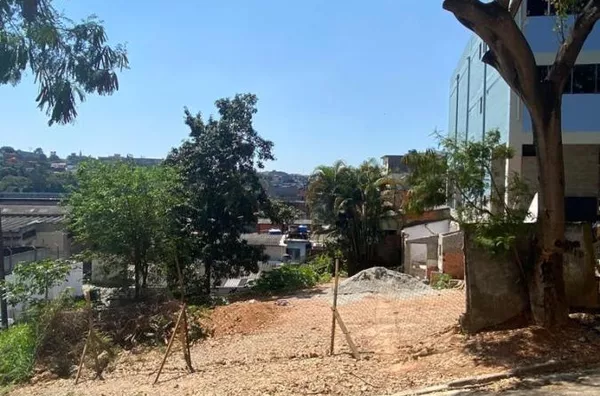 Terreno para Venda em Barueri / SP no bairro Jardim Regina Alice