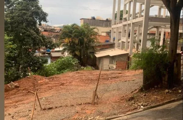 Terreno para Venda em Barueri / SP no bairro Jardim Regina Alice