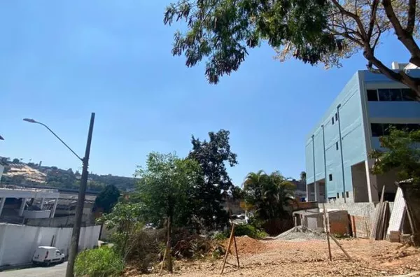 Terreno para Venda em Barueri / SP no bairro Jardim Regina Alice