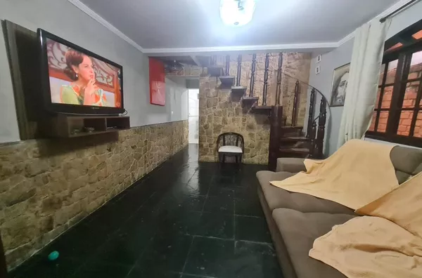 Casa para Venda em Barueri / SP no bairro Jardim Maria Helena