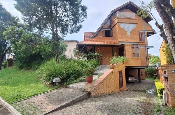 Casa para Locação em Santana de Parnaíba / SP no bairro Alphaville