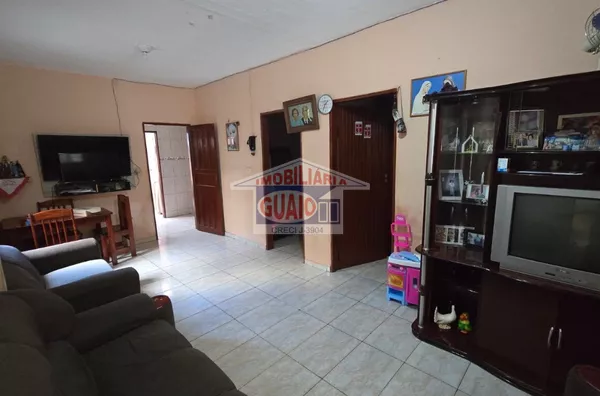 Casa para venda, 2 dormitórios + 2 casas com 2 cômodos nos fundos, por R$ 425.000,00 na Vila Urupês, Suzano
