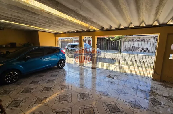 Casa para venda, 2 dormitórios + 2 casas com 2 cômodos nos fundos, por R$ 425.000,00 na Vila Urupês, Suzano