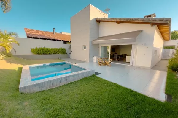 Casa Térrea com 3 Suítes, Gourmet e Piscina no Florais dos Lagos – Cuiabá/MT