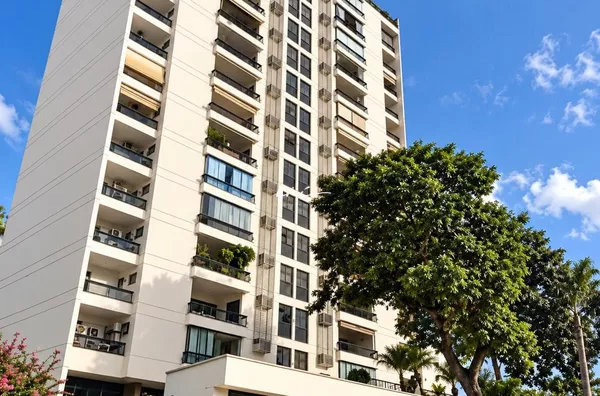 APARTAMENTO À VENDA NA PRAÇA POPULAR, 225 m², 3 SUÍTES, 2 VAGAS DE GARAGEM! - Foto 1