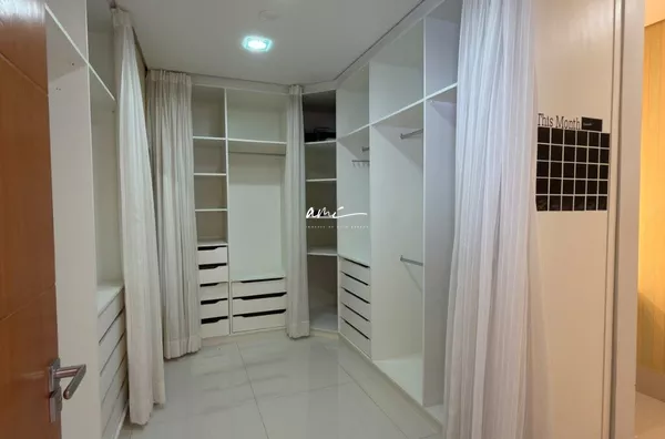 Sobrado de 403 m², com 4 dormitórios, piscina aquecida e living com pé-direito duplo à venda no Condomínio Florais Cuiabá – Cuiabá/MT - Foto 14