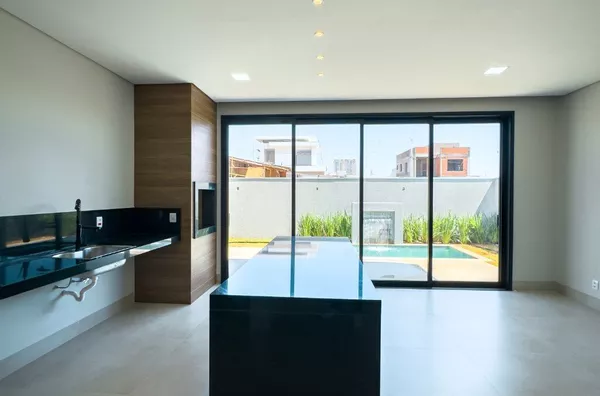 Sobrado de 223 m² com 3 suítes e piscina com hidromassagem à venda no condomínio Brisas – Cuiabá/MT