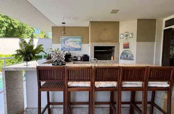Casa de esquina com 439 m², 3 suítes e amplo terreno à venda – Cuiabá/MT