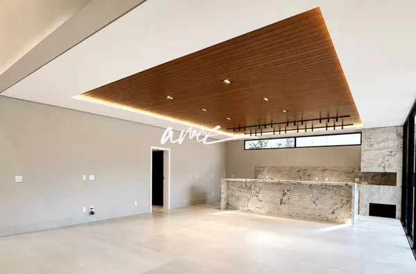 Casa térrea de 400 m², com 4 suítes, automação completa e piscina aquecida à venda no Supremo Itália – Cuiabá/MT