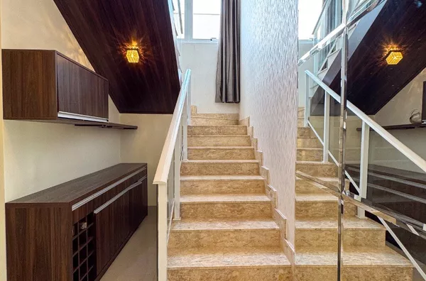 Casa de alto padrão com 266 m², 4 suítes e área de lazer completa à venda no condomínio Florais dos Lagos – Cuiabá/MT