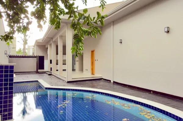 Casa térrea de 250 m² com 3 suítes e área de lazer completa para locação no Florais Cuiabá – Cuiabá/MT