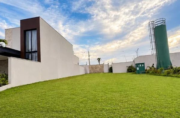Terreno à venda no FLORAIS SAFIRA | 300m² | Frente para o Bosque | Parte plana do condomínio! - Foto 1