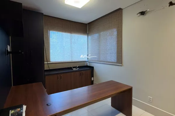 Sobrado de 403 m², com 4 dormitórios, piscina aquecida e living com pé-direito duplo à venda no Condomínio Florais Cuiabá – Cuiabá/MT - Foto 25