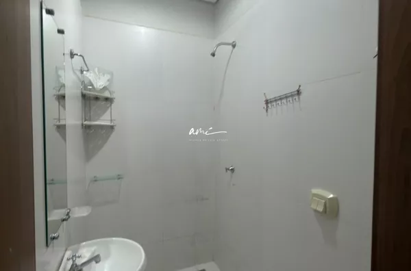 Sobrado de 403 m², com 4 dormitórios, piscina aquecida e living com pé-direito duplo à venda no Condomínio Florais Cuiabá – Cuiabá/MT - Foto 28