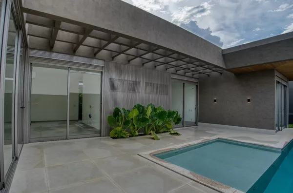 Casa térrea de 329 m² com automação Alexa, piscina aquecida e 3 suítes à venda – Cuiabá/MT