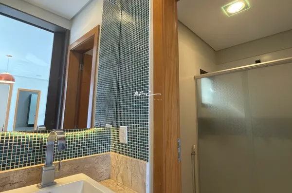 Sobrado de 403 m², com 4 dormitórios, piscina aquecida e living com pé-direito duplo à venda no Condomínio Florais Cuiabá – Cuiabá/MT - Foto 8