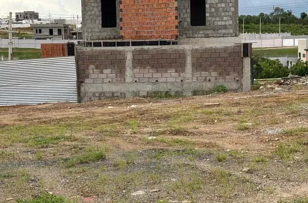 Terreno em região elevada e visão privilegiada, à venda no Florais Safira - Cuiabá/MT 
