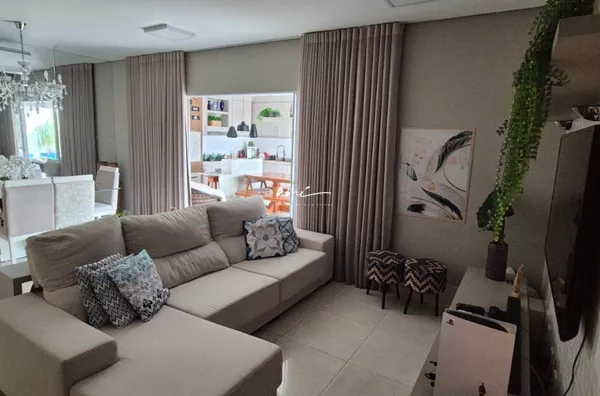 Casa térrea com 3 suítes, energia solar e área gourmet integrada à venda em condomínio fechado – Cuiabá/MT