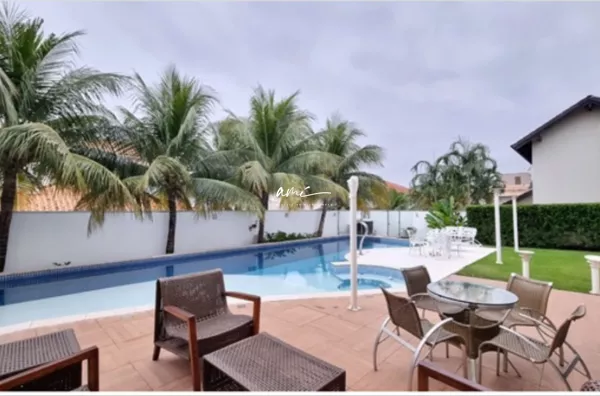 Casa de Alto Padrão com 5 Suítes, Elevador e Piscina com Raia no Florais Cuiabá – Cuiabá/MT