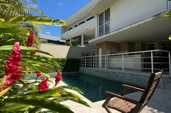 Casa de esquina com 439 m², 3 suítes e amplo terreno à venda – Cuiabá/MT