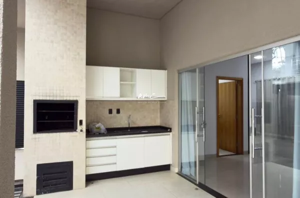 Casa térrea de 250 m² com 3 suítes e área de lazer completa para locação no Florais Cuiabá – Cuiabá/MT