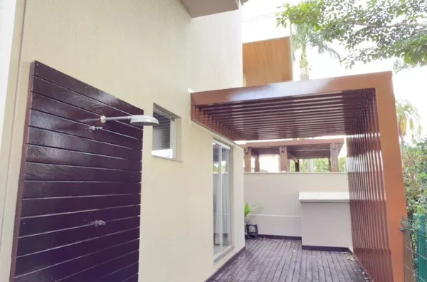 Casa térrea de 250 m² com 3 suítes e área de lazer completa para locação no Florais Cuiabá – Cuiabá/MT