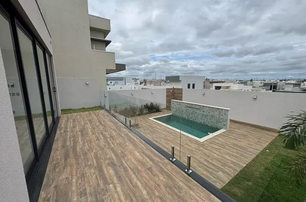Sobrado 180 m² com Piscina e Espaço Gourmet no Condomínio Primor das Torres – Cuiabá/MT