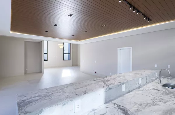 Casa térrea de  400 m² com energia solar, pé direito duplo e área gourmet com churrasqueira à venda no condomínio Supremo Itália - Cuiabá/MT