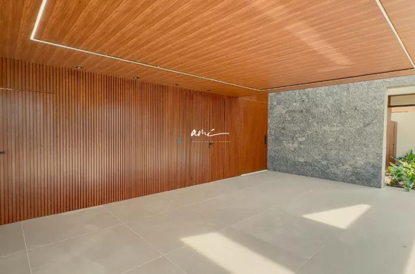 Sobrado de 362 m², com 5 suítes, espaço gourmet com pé-direito duplo e piscina à venda no Florais Itália – Cuiabá/MT