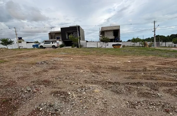 Terreno em região elevada e visão privilegiada, à venda no Florais Safira - Cuiabá/MT 