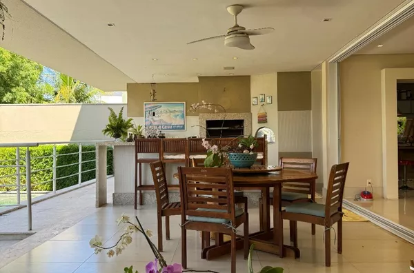 Casa de esquina com 439 m², 3 suítes e amplo terreno à venda – Cuiabá/MT