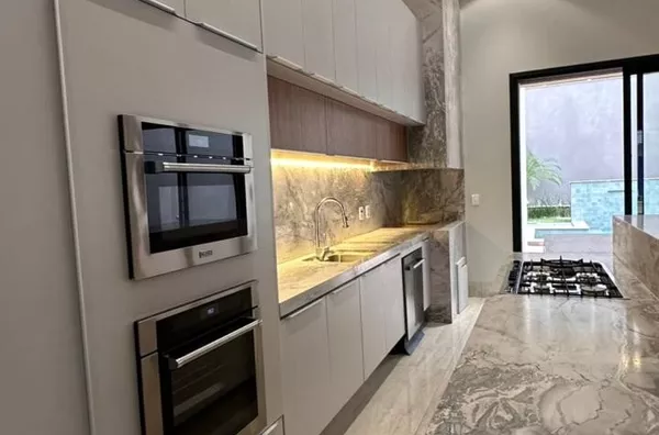 Casa para venda, 5 quarto(s),  Condomínio Villa Jardim, Cuiabá
