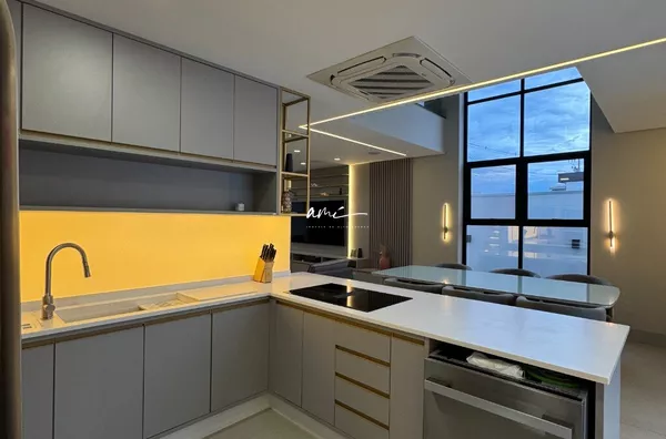 Sobrado porteira fechada de 220 m² com piscina aquecida e 3 suítes à venda no Condomínio Brisas – Cuiabá/MT