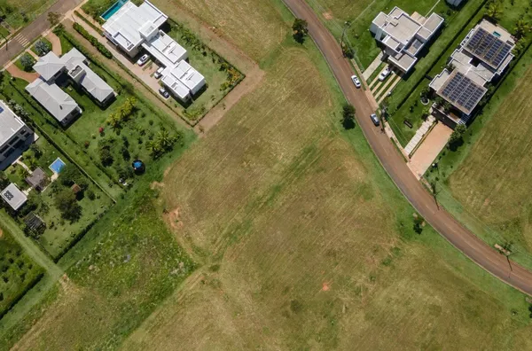 Terreno plano de 1.925 m² com vista para o vale à venda no Condomínio Mandala – Chapada dos Guimarães/MT