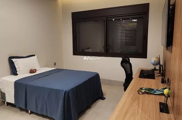 Sobrado de Alto Padrão com 4 Suítes, Piscina Borda Infinita e Automação Completa no Florais dos Lagos – Cuiabá/MT