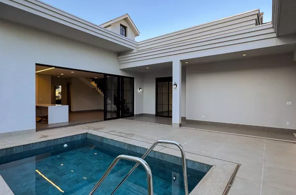 Casa Térrea de 430 m² com sótão possuindo 2 ambientes e área Gourmet individualizada, à venda no condomínio Supremo Itália - Cuiabá/MT