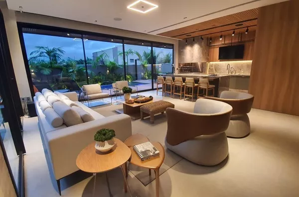 Sobrado de Alto Padrão com 4 Suítes, Piscina Borda Infinita e Automação Completa no Florais dos Lagos – Cuiabá/MT