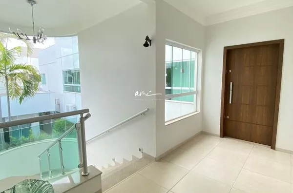 Imóvel Comercial e Residencial 700 m² com Piscina e Estrutura Versátil – Lucas do Rio Verde/MT