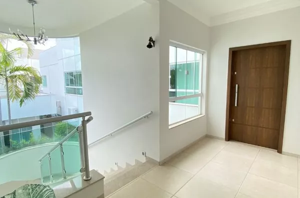 Imóvel Comercial e Residencial 700 m² com Piscina e Estrutura Versátil – Lucas do Rio Verde/MT