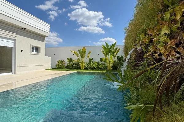Casa térrea de 349 m² com energia solar e sistema de automação completo, à veda no condomínio Supremo Itália - Cuiabá/MT