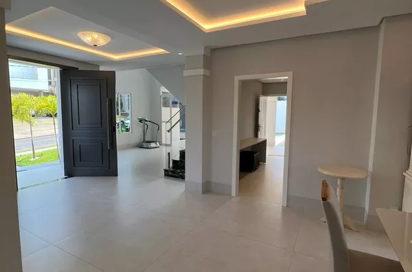 Sobrado Reformado com 4 Suítes, Vista Privilegiada e Piscina no Florais Cuiabá – Cuiabá/MT