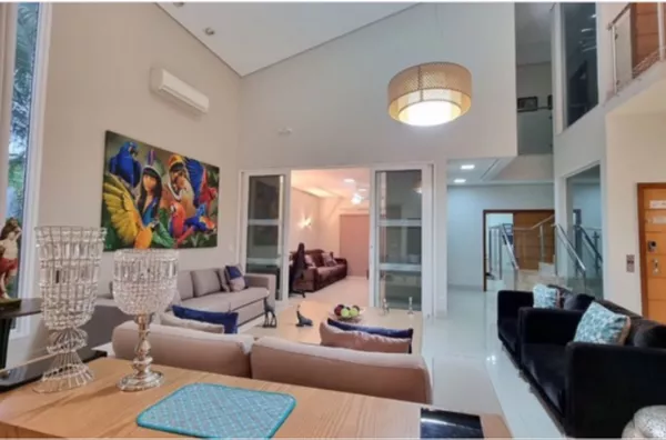 Casa de Alto Padrão com 5 Suítes, Elevador e Piscina com Raia no Florais Cuiabá – Cuiabá/MT