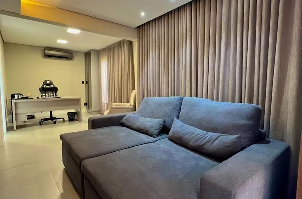 Sobrado de Alto Padrão com 4 Suítes, Piscina e Energia Solar no Florais Cuiabá – Cuiabá/MT