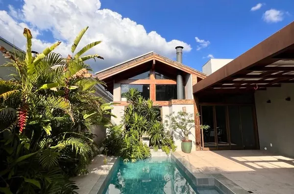 Casa com 3 suítes à venda, 270 m² por R$ 3.300.000,00 - Condomínio Residencial Florais dos Lagos - Cuiabá/MT