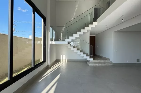 Sobrado de Alto Padrão com 4 Suítes, Piscina e Gourmet no Condomínio Villa Jardim – Cuiabá/MT